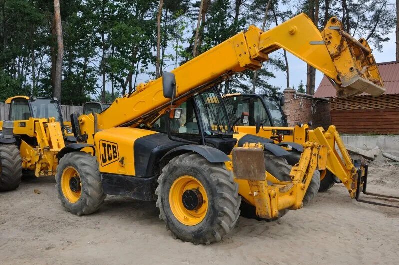 Авто ру погрузчики. Фронтальный погрузчик JCB 535. GSB погрузчик фронтальный. Тракторный погрузчик w600. Погрузчик LG 3333.