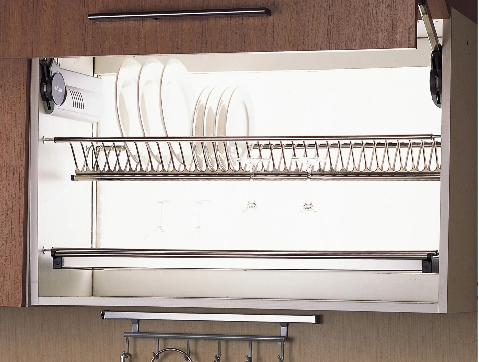 Как установить сушилку в шкаф. Сушилка для посуды blum в шкаф 60. посудосушитель вибо 600 в верхний ящик. dish rack сушилка для посуды. сушка для посуды в шкаф 80 см нержавейка.