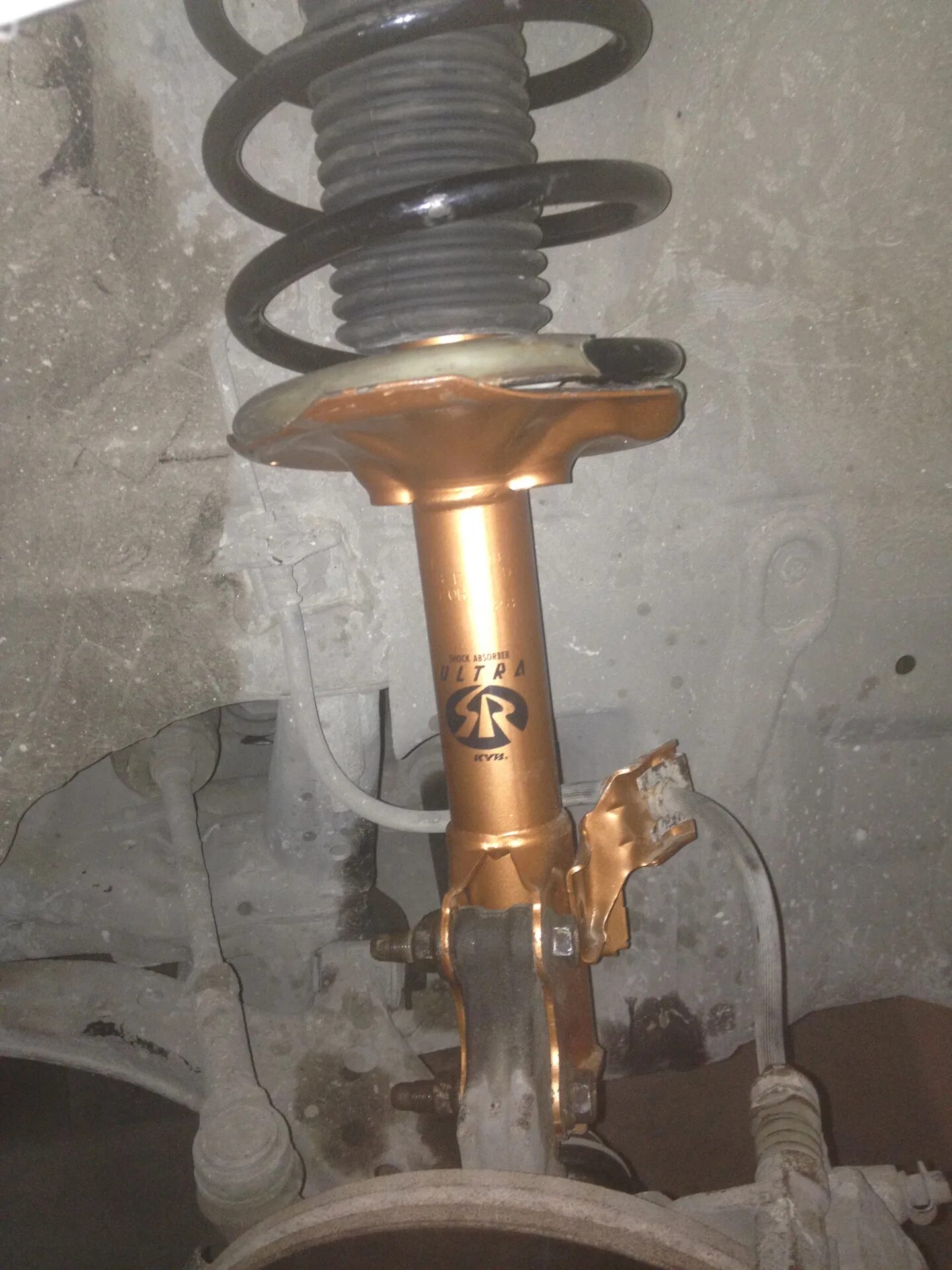 Передняя стойка амортизатора ниссан альмера н16. Амортизатор ниссан альмера н16 передний. Передние стойки на ниссан альмера классик 2007 года. Стойки ниссан альмера классик b10. Стойки передние ниссан альмера н16.