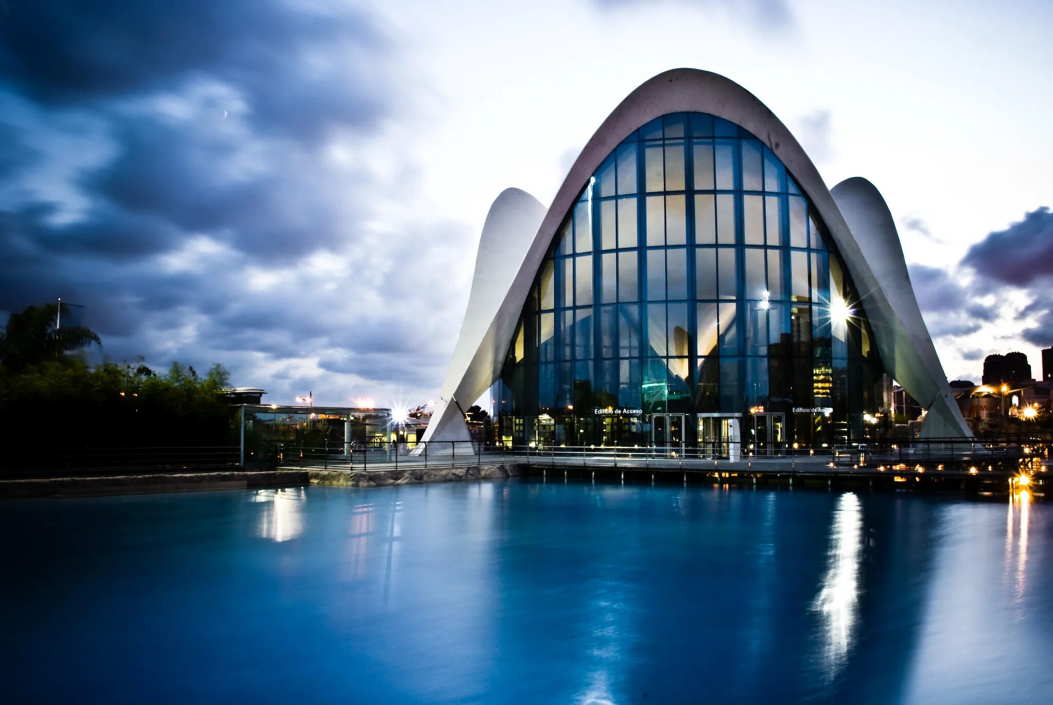 Современны ли. Современны ли. Сюрреализм в графическом дизайне. Гостиные минимализм. Квартира в современном стиле.