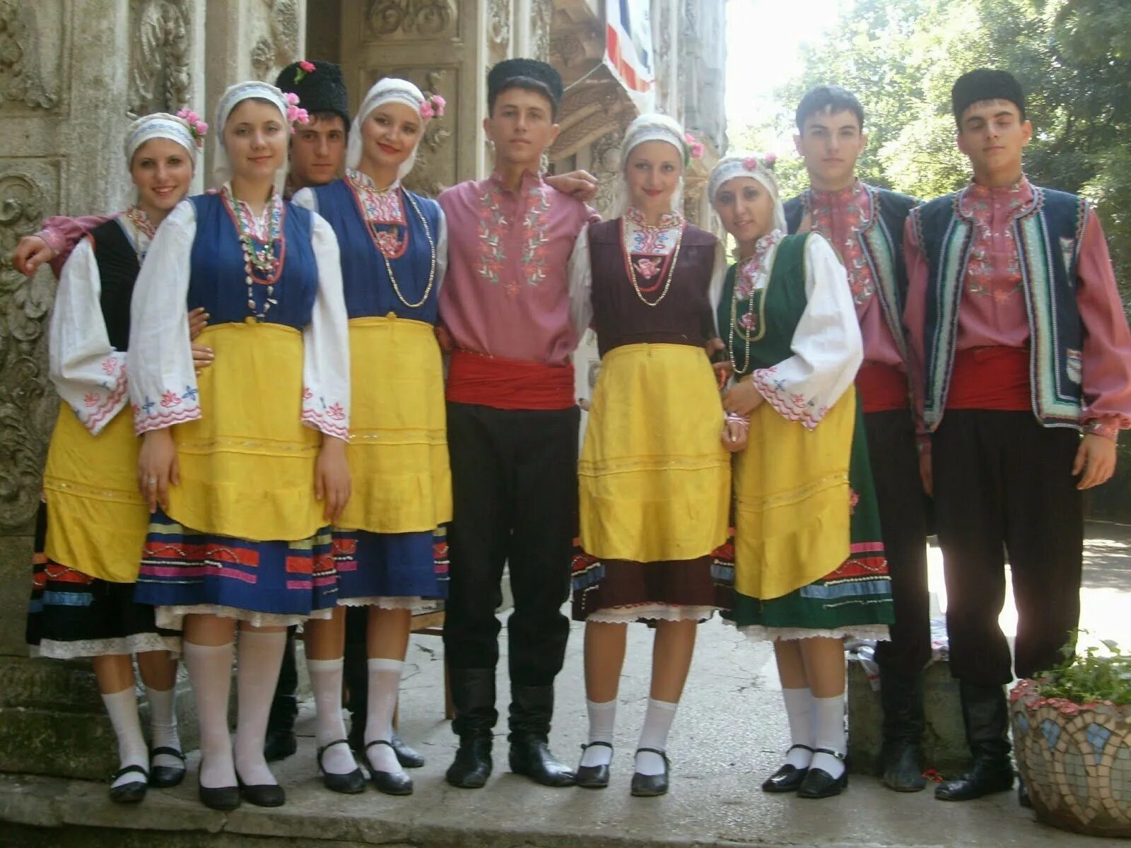 Гагауз национальность какая. Гагаузы и молдаване. народности молдавии гагаузы. нация гагауз. национальный костюм гагаузов.