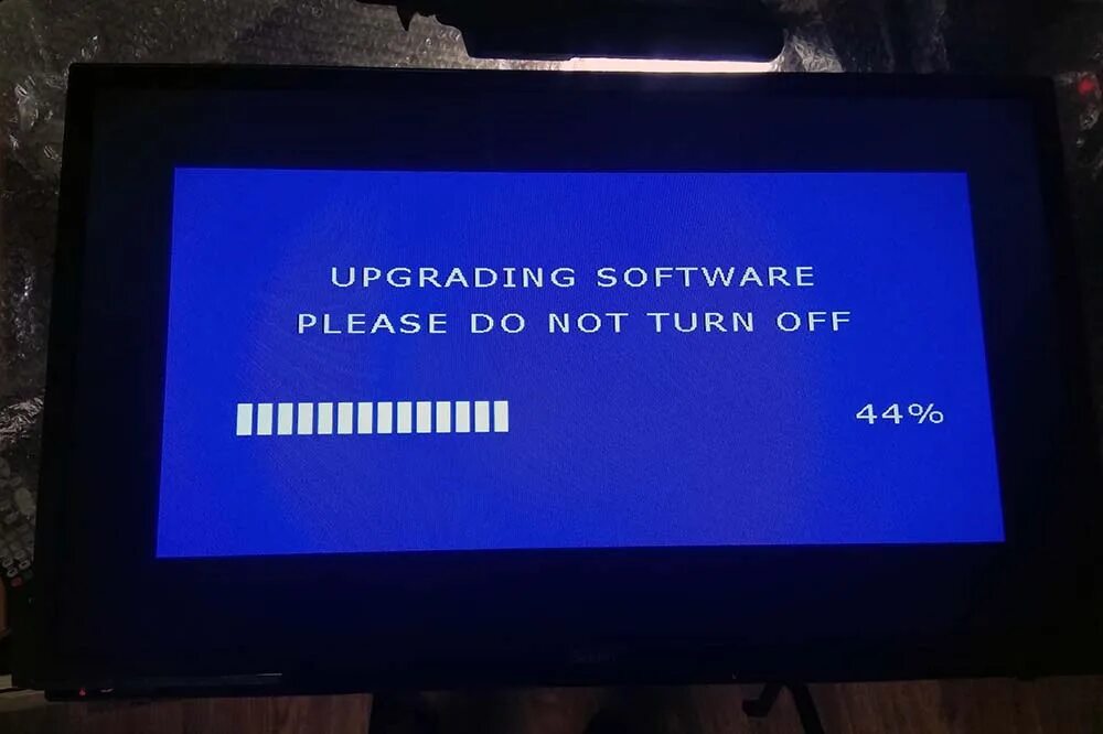 Можно прошить телевизор. Прошивка ТВ. Перепрошивка телевизора. Прошивка по телевизора. Прошивка смарт ТВ.