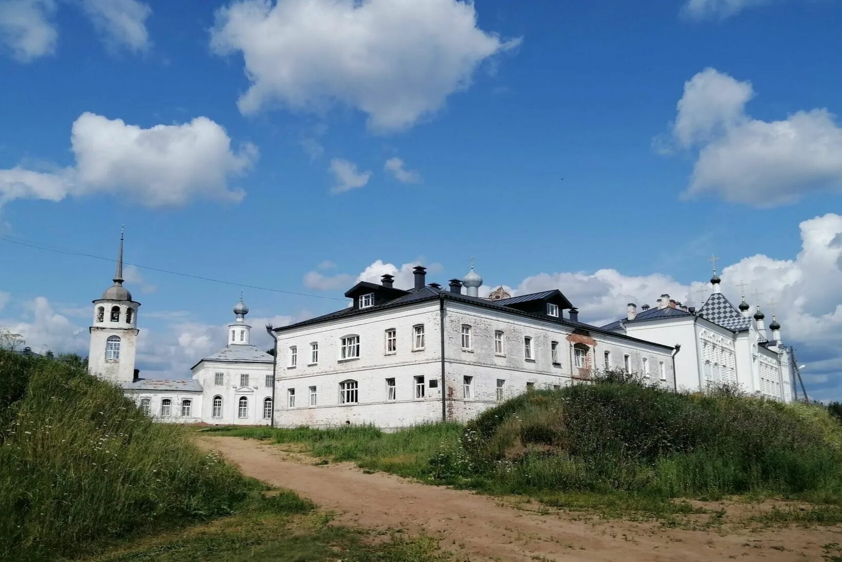 Монастырь артемия веркольского. Веркольский монастырь архангельская. Монастырь артемия веркольского. Свято артемиев веркольский мужской монастырь. Свято артемиев веркольский мужской монастырь.