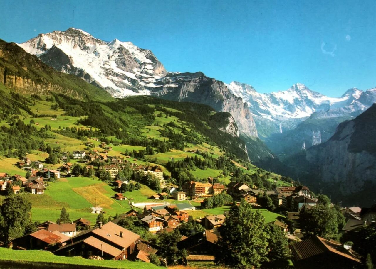Das schweiz. Венген Швейцария. Венген (Wengen), Швейцария. Венген (Бернские Альпы, Швейцария). Деревня Венген в швейцарских Альпах..