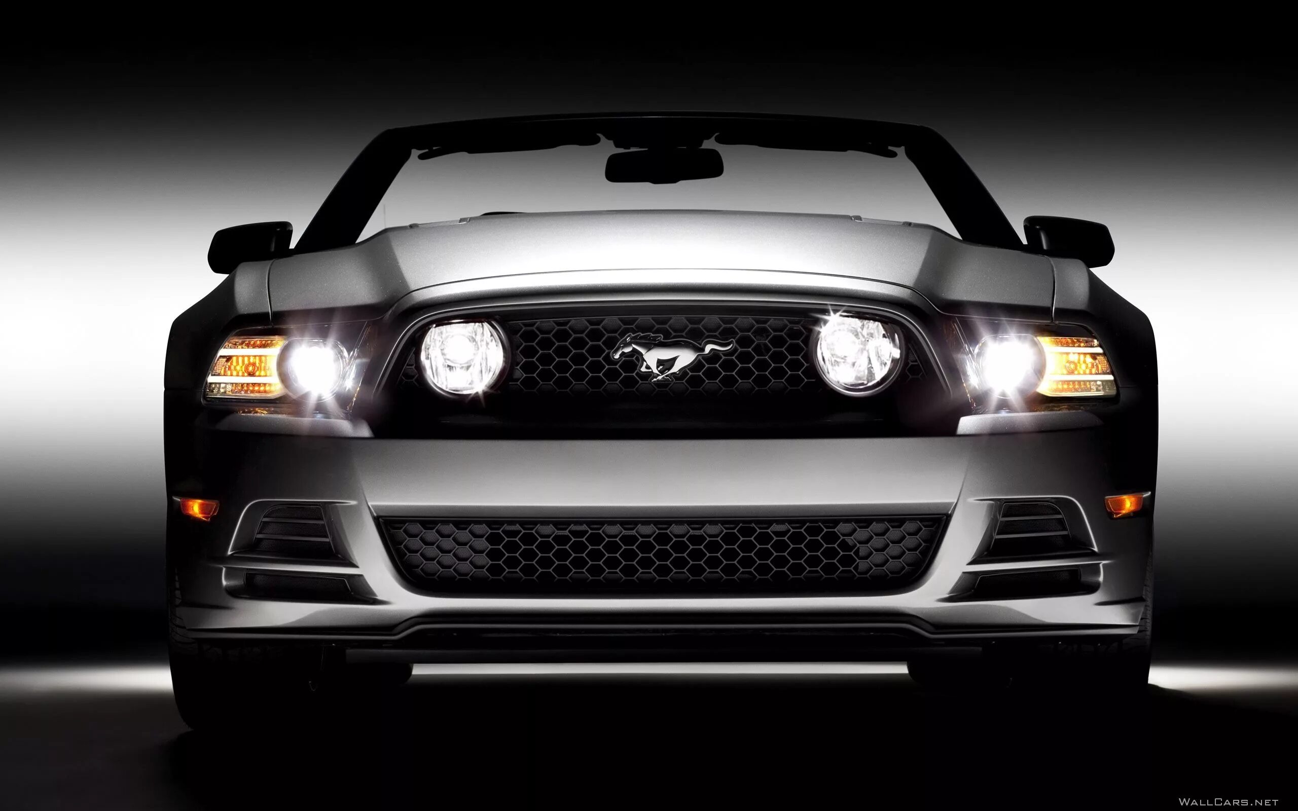Мустанг фары. Форд Мустанг 5.0. Форд Мустанг 5 поколения Рестайлинг. Ford Mustang 2013. Ford Mustang gt 5.0 s197.