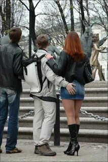 Девку прямо на улице