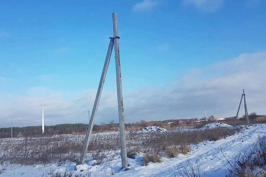 Подставная стойка опоры вл 0,4 кв. 5. Лэп 110 кв транспозиция. Мачта высоковольтной линии. Телефонная линия столбы.