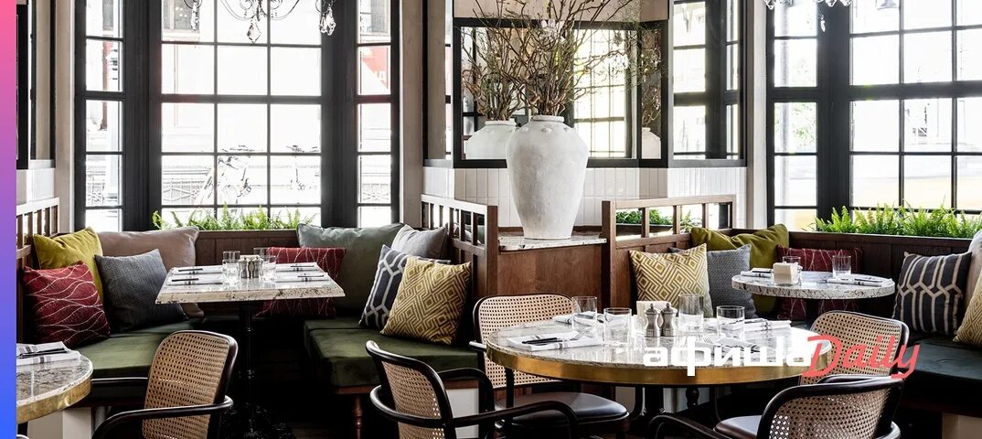 Grace bistro ресторан москва. Грейс бистро москва. Грейс бистро москва ресторан. Бенедикт с лососем и авокадо хмельницкий. Патриаршие пруды grace bistro.