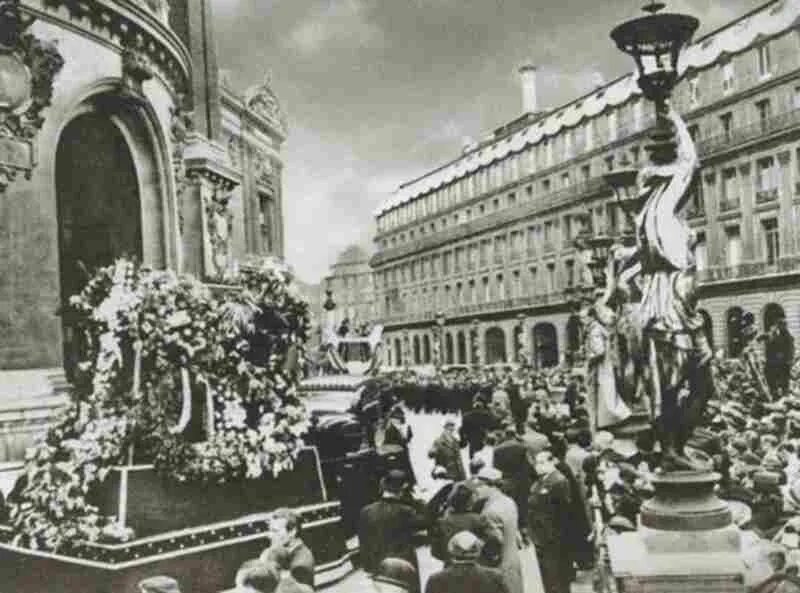 Похороны Шаляпина в Париже, 1938 год. Могила Федора Шаляпина в Париже. Похороны Шаляпин фёдора в Париже. Могила Шаляпина в Париже. Шаляпин похоронен