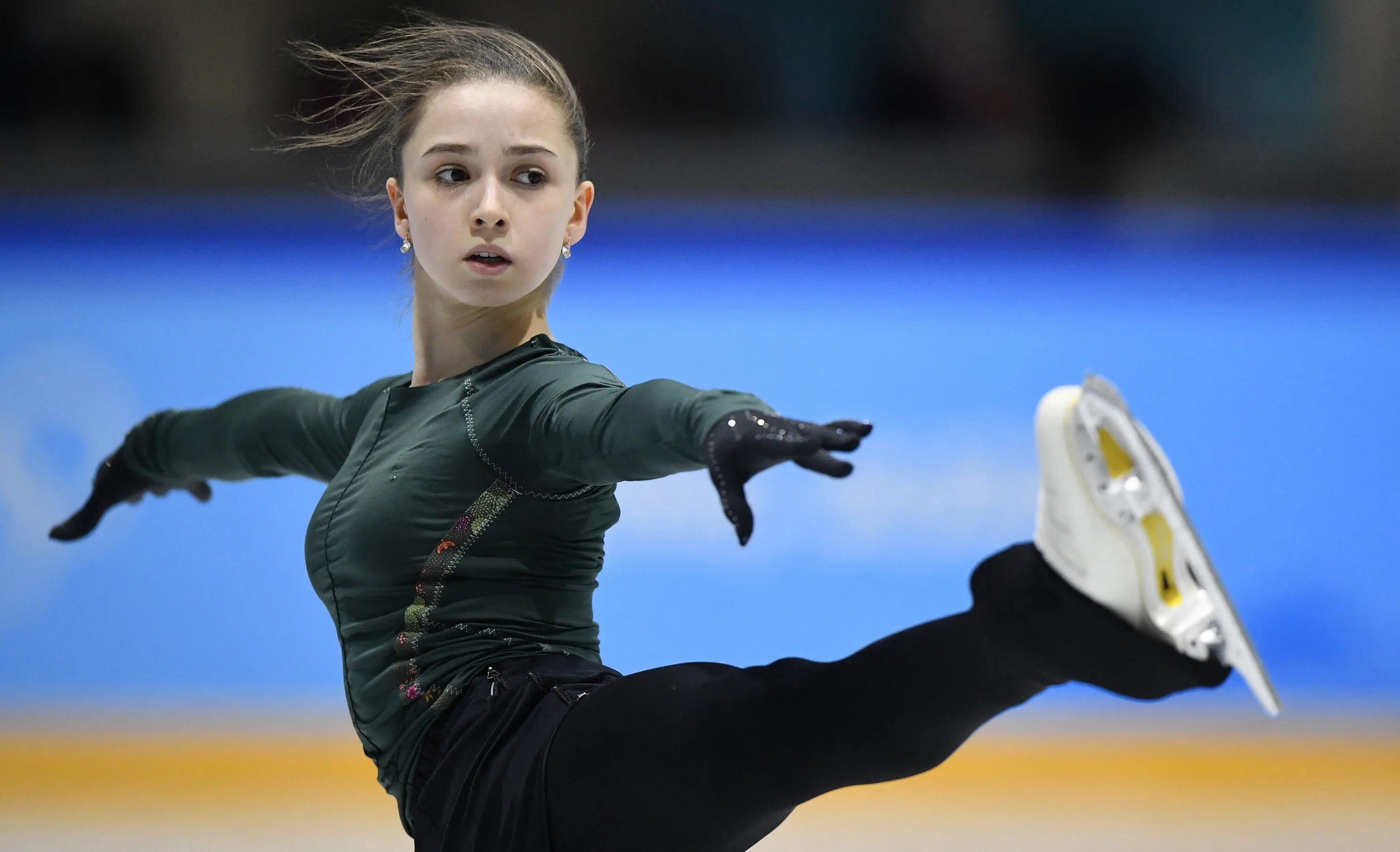 Валиева фигуристка тренер. Камила валиева. камила валиева 2025. камила фигуристка 2025.