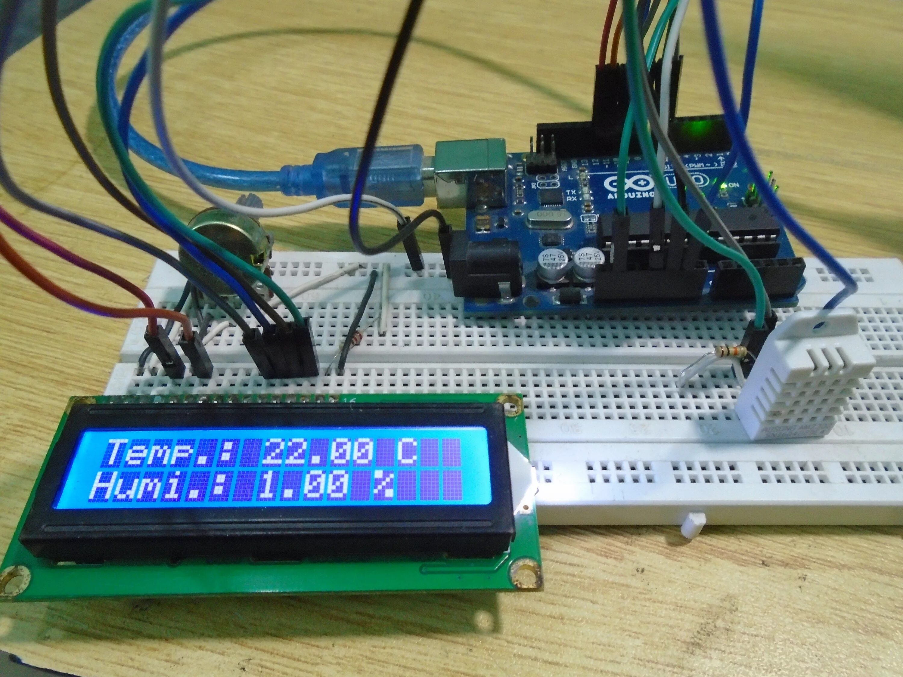 Вывод температуры на экран. Датчик влажности ардуино dht22. Метеостанция на ардуино нано с дисплеем 1602. Метеостанция ардуино LCD 1602. Ардуино уно датчик влажности.