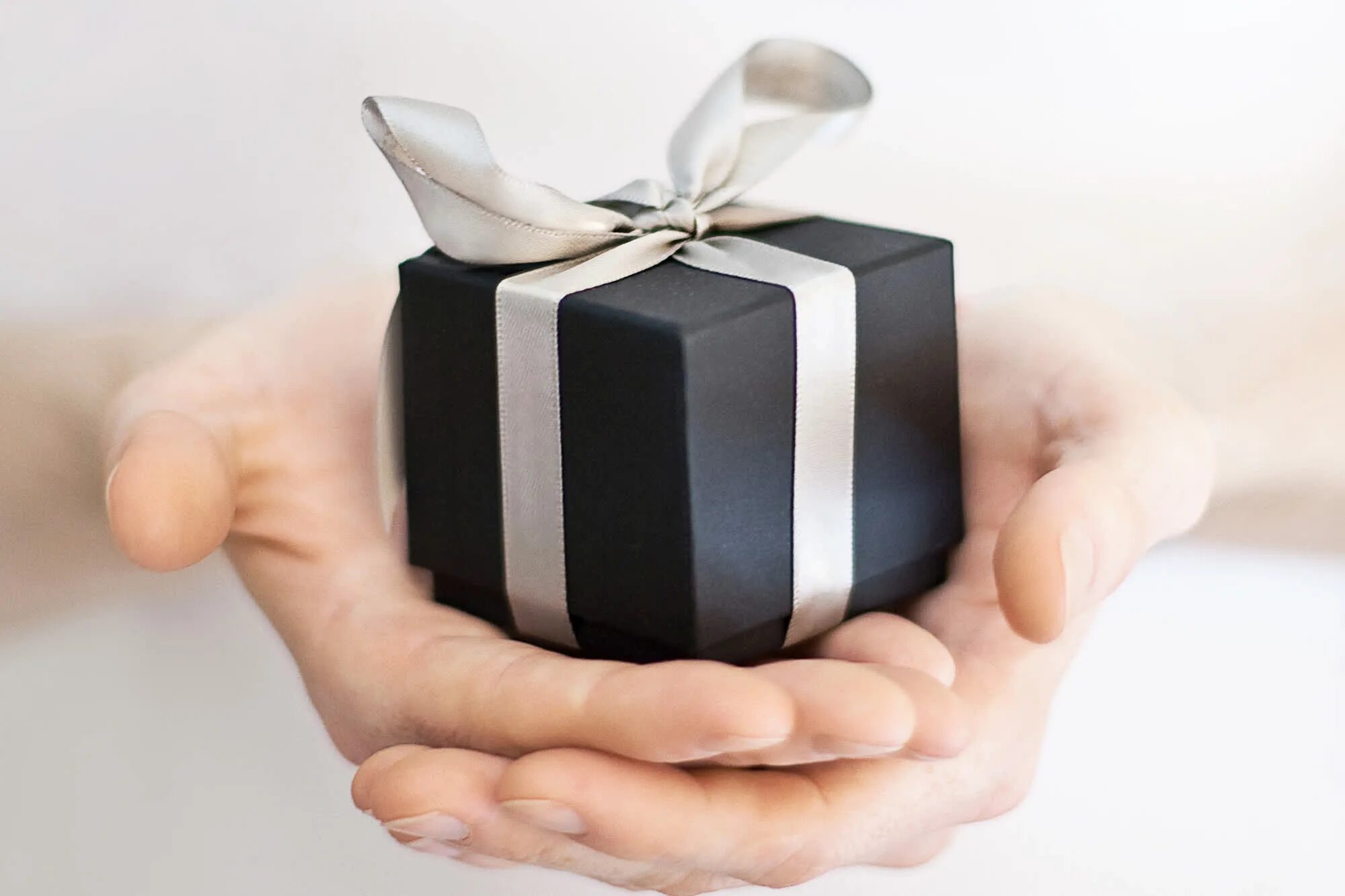 Gift for your loved. маска тренди шоколад. приятный подарок. Send a gift перевод. Send a gift перевод.