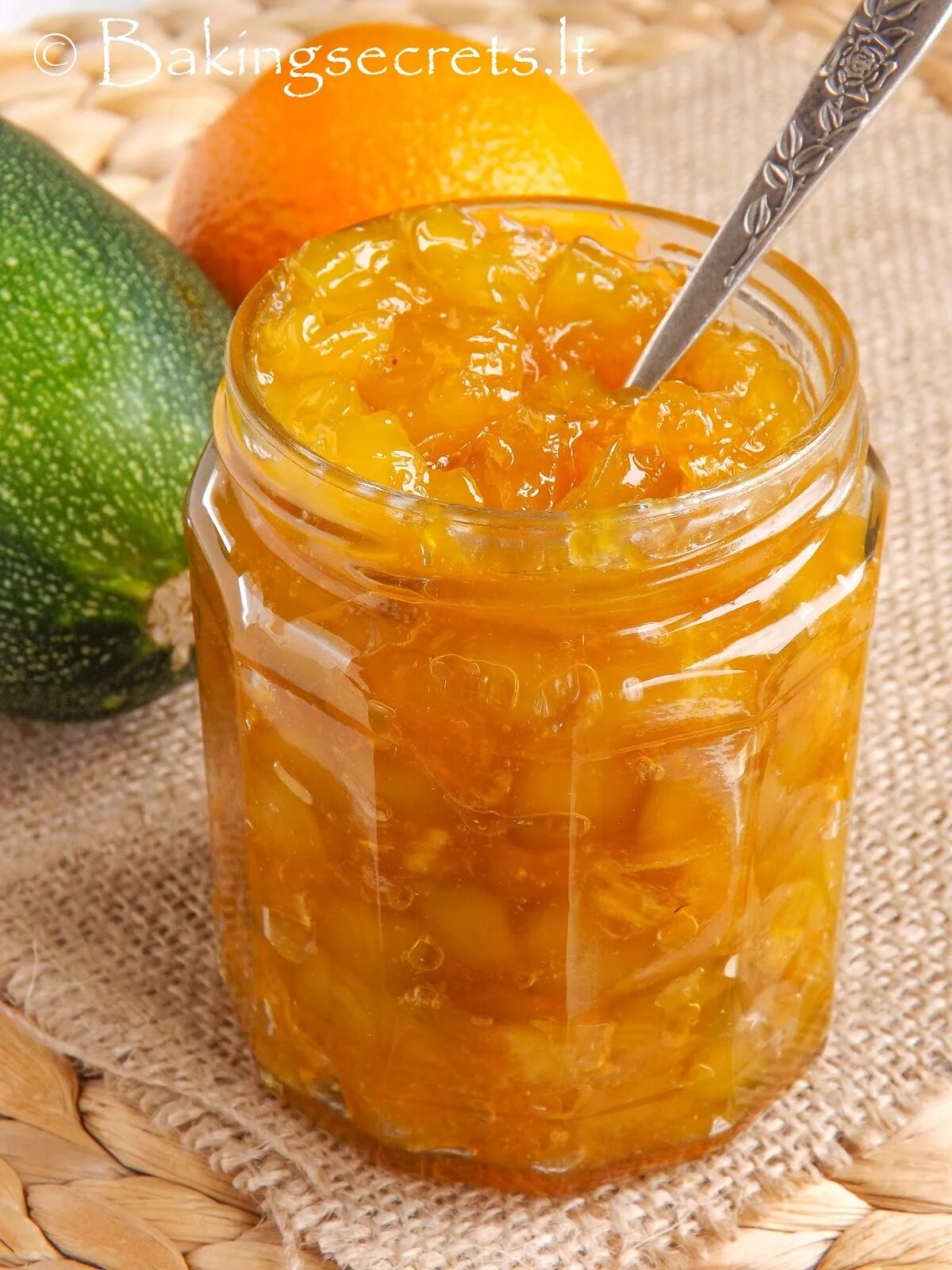 Кабачковое варенье с лимоном и апельсином. Варенье из лимонов и кабачков. Варенье кабачки с апельсином. Варенье с кабачков. Кабачки с лимоном.