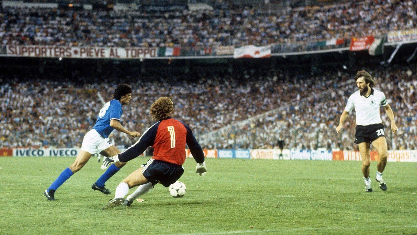 Algeria world cup 1982. Germany 1982. World cup 1982. Чм 1978 финал. Диего марадона 1986.
