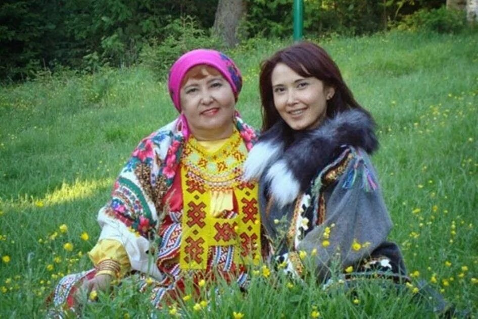 Манси девушки. Манси остяки. манси внешность. вогулы манси. ханты (остяки). манси (вогулы).