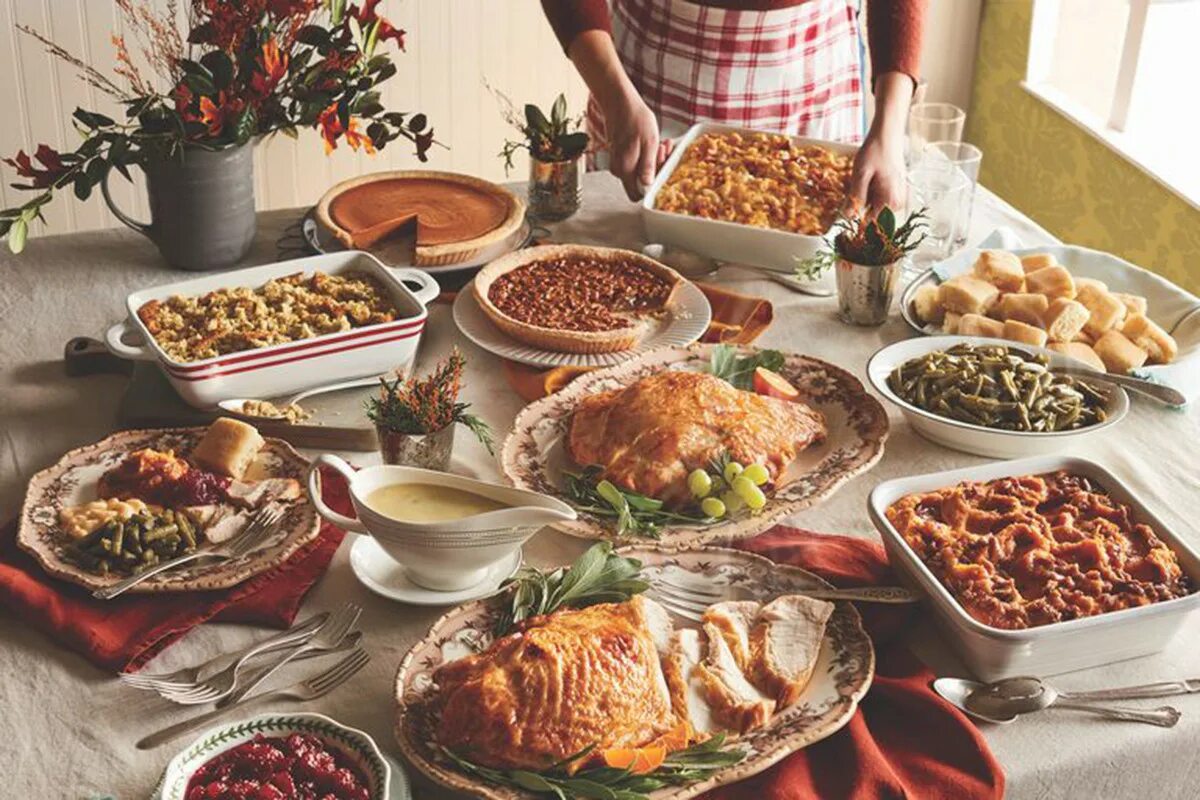 Блюда накрытые тестом. День Благодарения еда. Национальная американская еда. A Turkey день Благодарения. Thanksgiving Day meal.