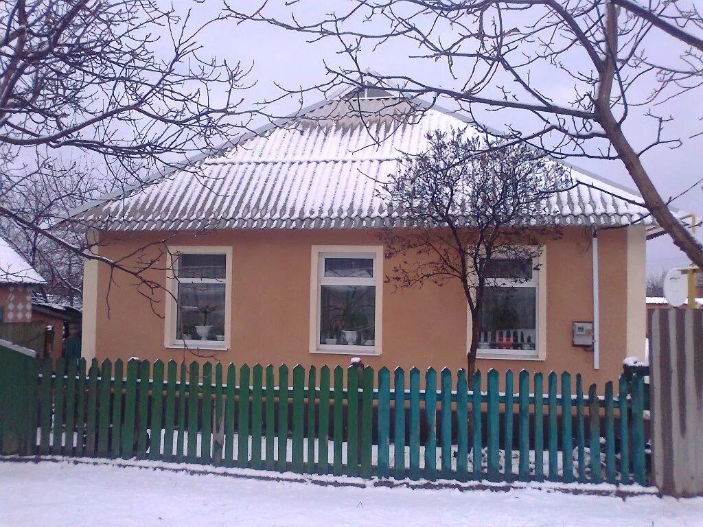 Дом на улице овсяной г Снежное Донецкой обл. Дом в Донецкой области. Дома в Амвросиевке Донецкой области. Поселок Снежное Донецкая область. Продажа домов днр