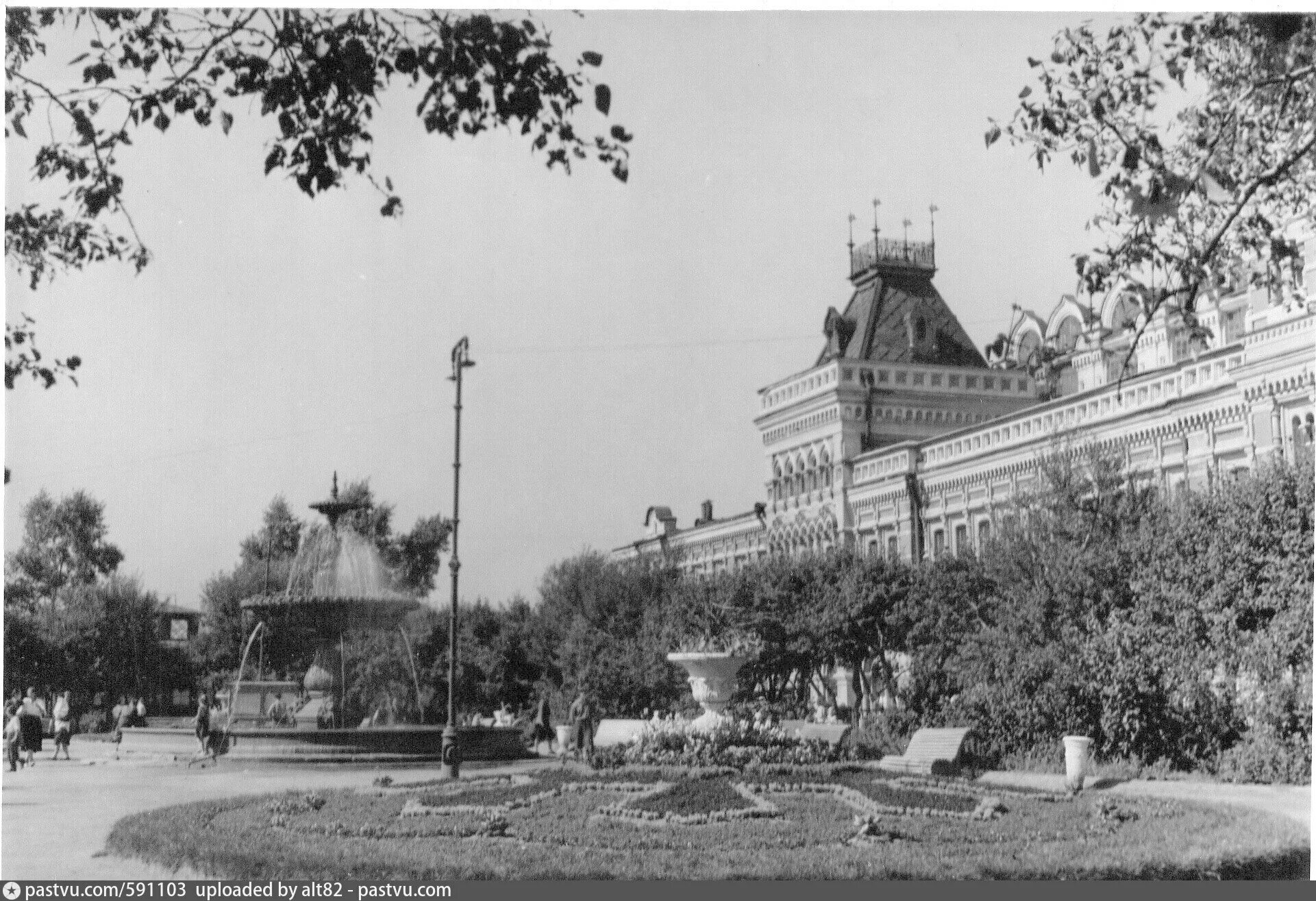 Городских советов в результате. Город Горький 19 век. Благовещенская площадь Нижний Новгород 19 век. Нижний Новгород Нижегородская ярмарка ул Совнаркомовская д 13. Ярмарочный дом в Нижнем Новгороде.