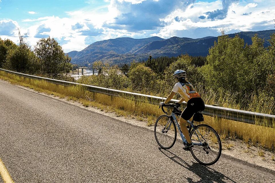 Велосипед на дороге. Велосипед дорога Россия лето. Велосипед Route Cross -m. Bike Route своими руками для детей. Travel long distance