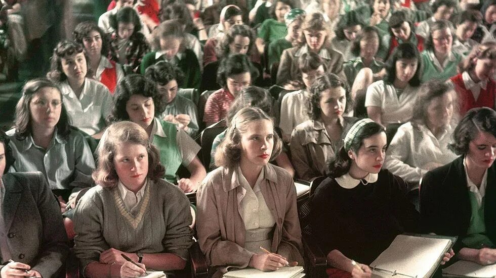 Студенты 1950. Студенчество в ссср. Студент мгу 1936. 1950 год семья. Журфак мгу 1960-е.