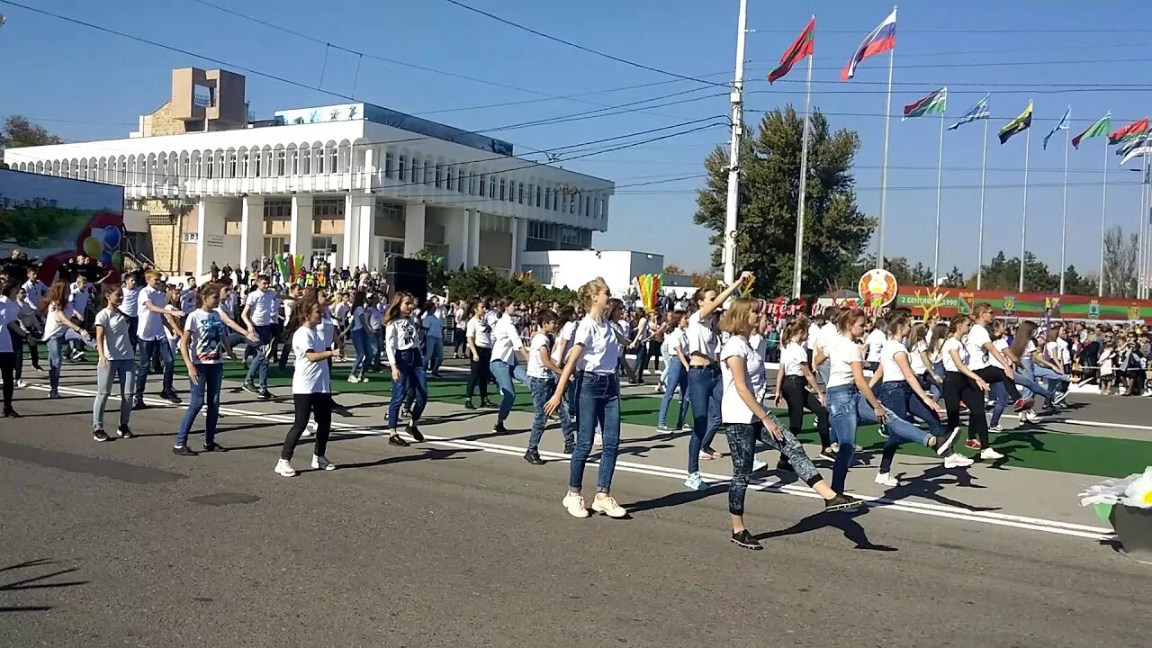 18 Школа Тирасполь. Город Тирасполь 18 школа стадион. 10 Школа Тирасполь. 19 Школа Тирасполь. Группа 18 школа