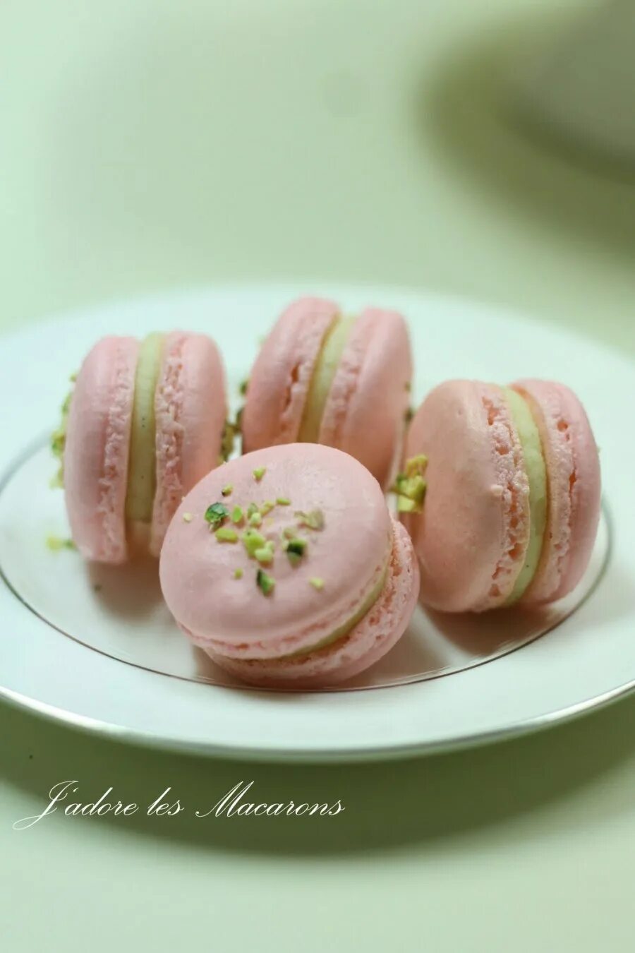 Макаруны французские пирожные. Миндальное печенье макаруны. Макарунс миндальный печенье. Макарунс миндальный печенье. Пирожные макаруны.