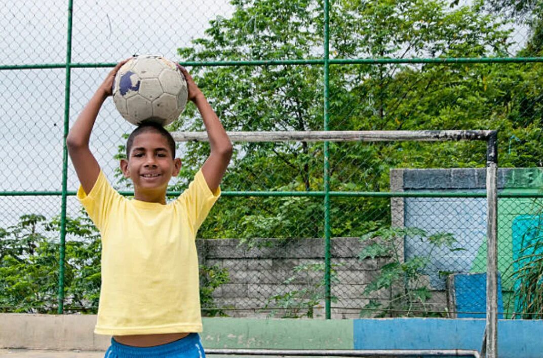 Бразильцы мужчины подростки. Brazilian boy drill. Brazilian boy drill. Boys бразилия. Brazil fan.