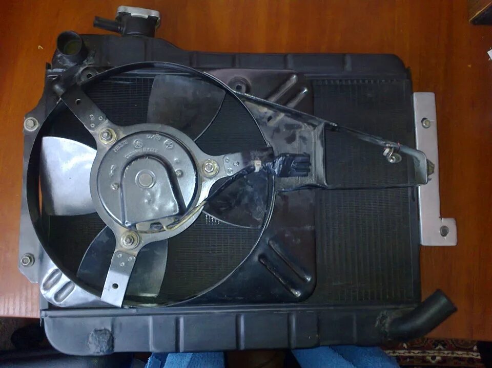 Вентилятор охлаждения 2105. Радиатор охлаждения 2104-2105-2107 hofer hf-411. Вентилятор охлаждения двигателя ваз 2106. Вентилятор ваз 2105. Вентилятор ваз 2105.