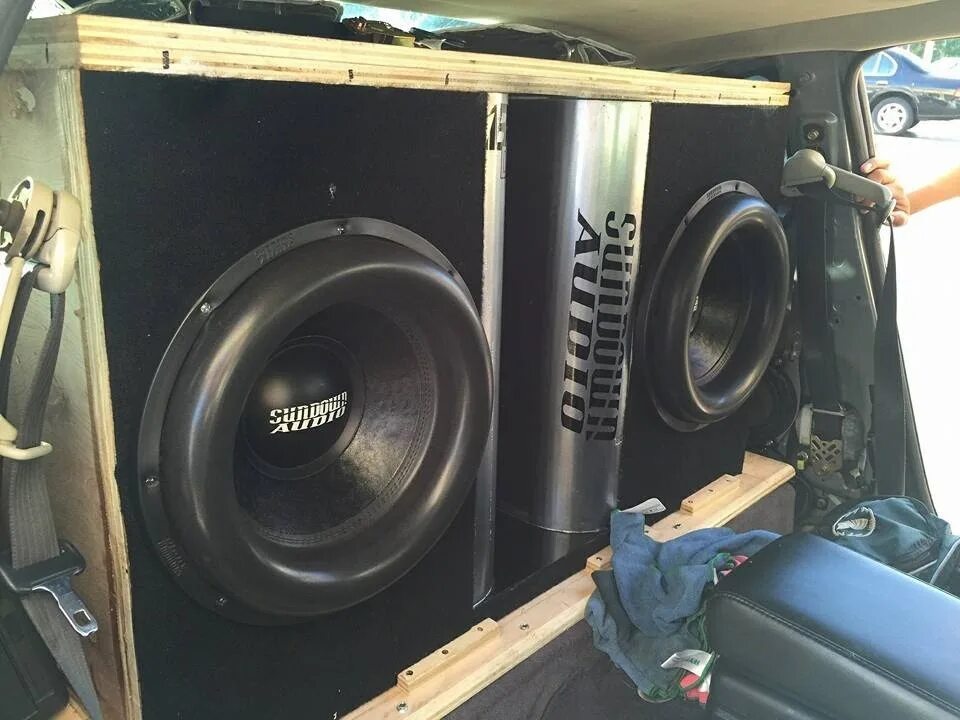 Sundown Audio сабвуфер s15. Сабвуфер Sundown Audio zv5 15. Сабвуферный Tannoy ts10. Bass Club автозвук. Low bass 37hz