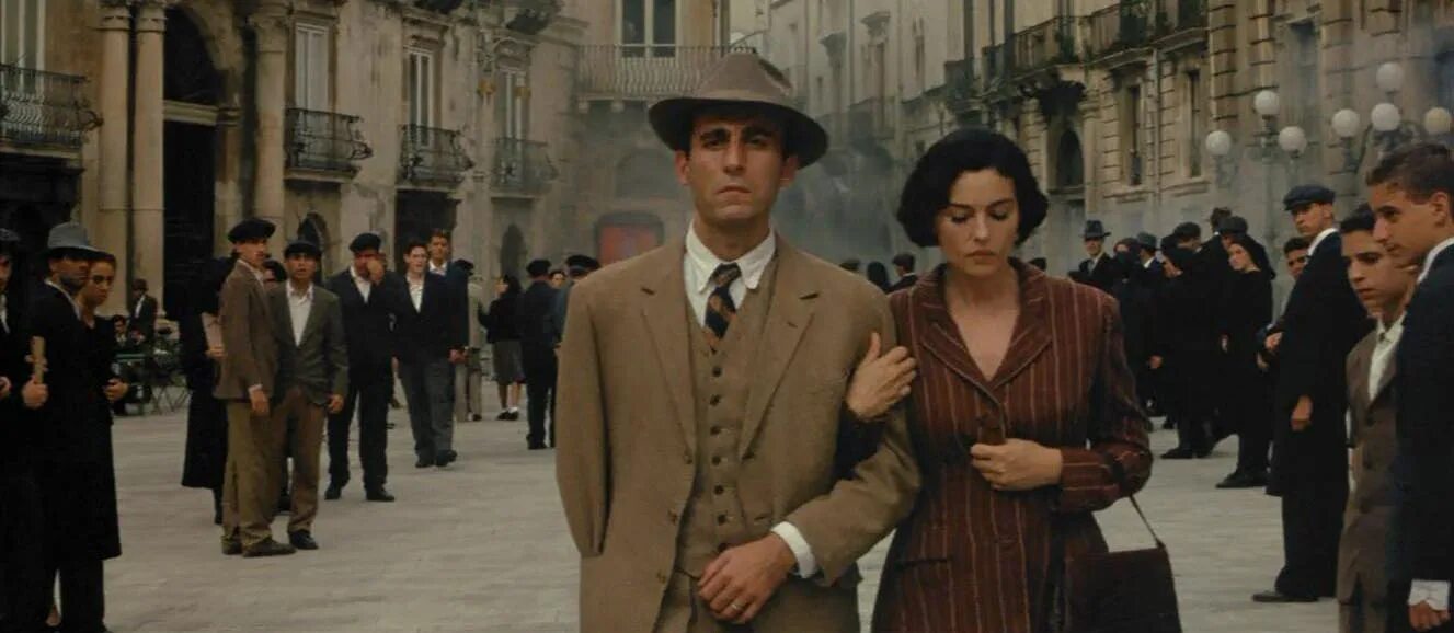 Видео малена. Видео малена. Моника беллуччи мелина. Видео малена. Малена (2002).