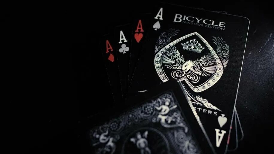 Черная карта магия. Байсикл шадоу мастер. Bicycle Shadow Masters Ellusionist Deck. Карты Bicycle Shadow Masters. Карты Байсикл черный мастер.