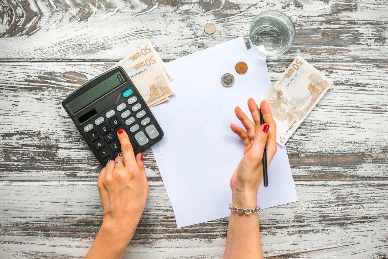 Контроль дохода. Фото на аватарку финансы. Оценка стоимости фотографии. Контроль дохода. Денежная стоимость картинки.