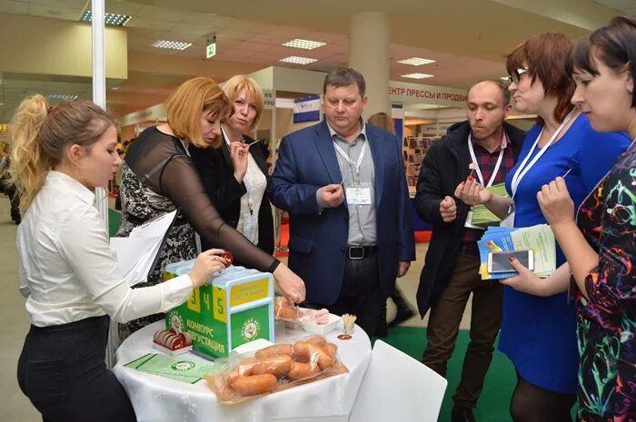 Белорусский магазин рыльск. Белорусские чипсы. Белорусская агропромышленная неделя. Белорусские продукты вывеска. Магазин белорусских продуктов в москве.