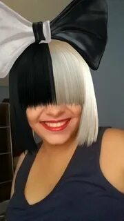 Sia thrills
