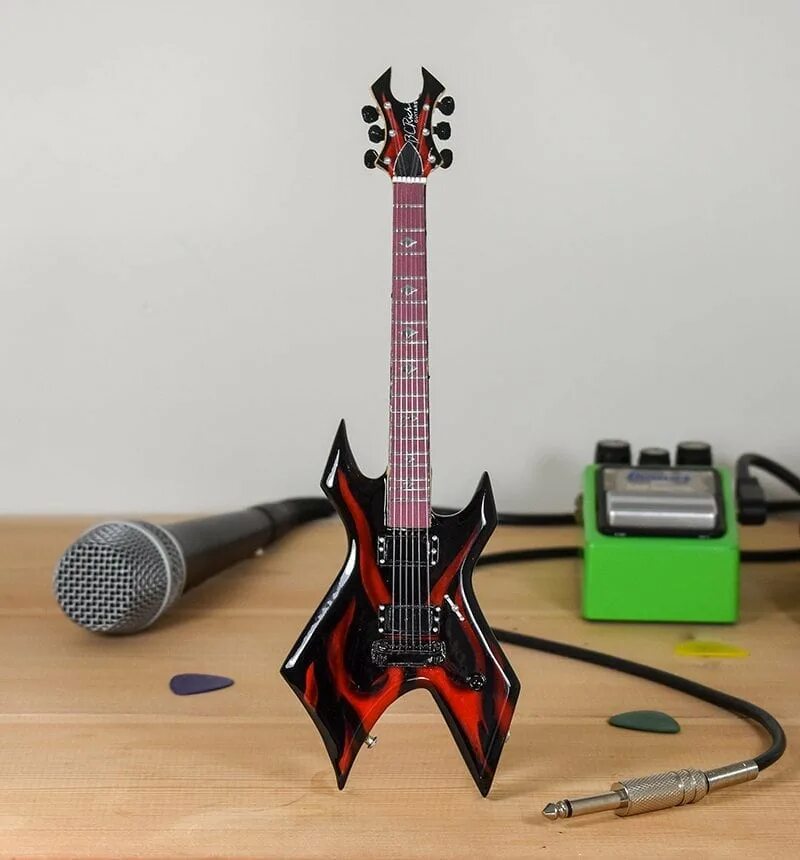 Король электрогитары. Керри Кинг BC Rich. Электрогитара b.c. Rich Kerry King Wartribe 6. BC Rich Guitars Kerry King. Электрогитара Керри Кинга.