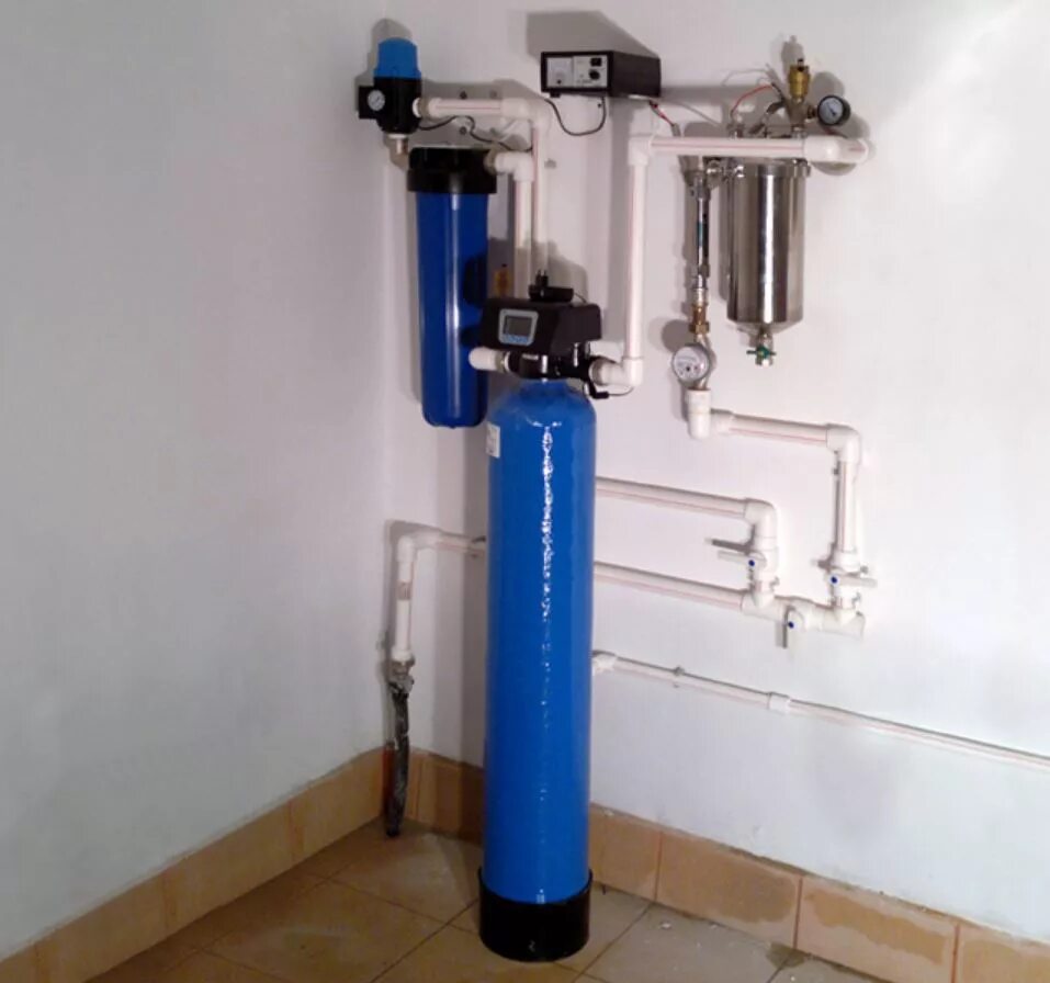 обезжилезевательный фильтр для скважины. монтаж установки умягчения воды. фильтр для обезжелезивания воды из скважины. фильтр для обезжелезивания воды из скважины для частного. система очистки воды из скважины схема.