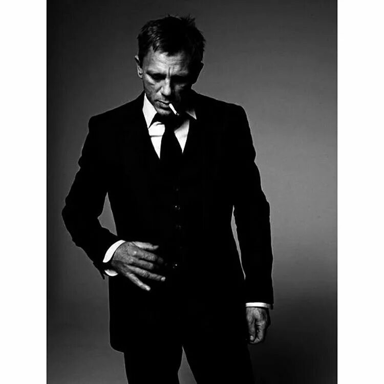Бонд черные. Дэниел крейг. Сигареты bond compact silver. Дэниел крейг. Дэниел крейг 007.
