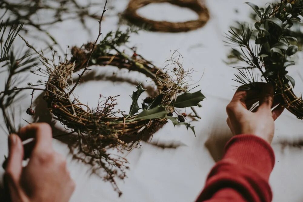 Making wreath