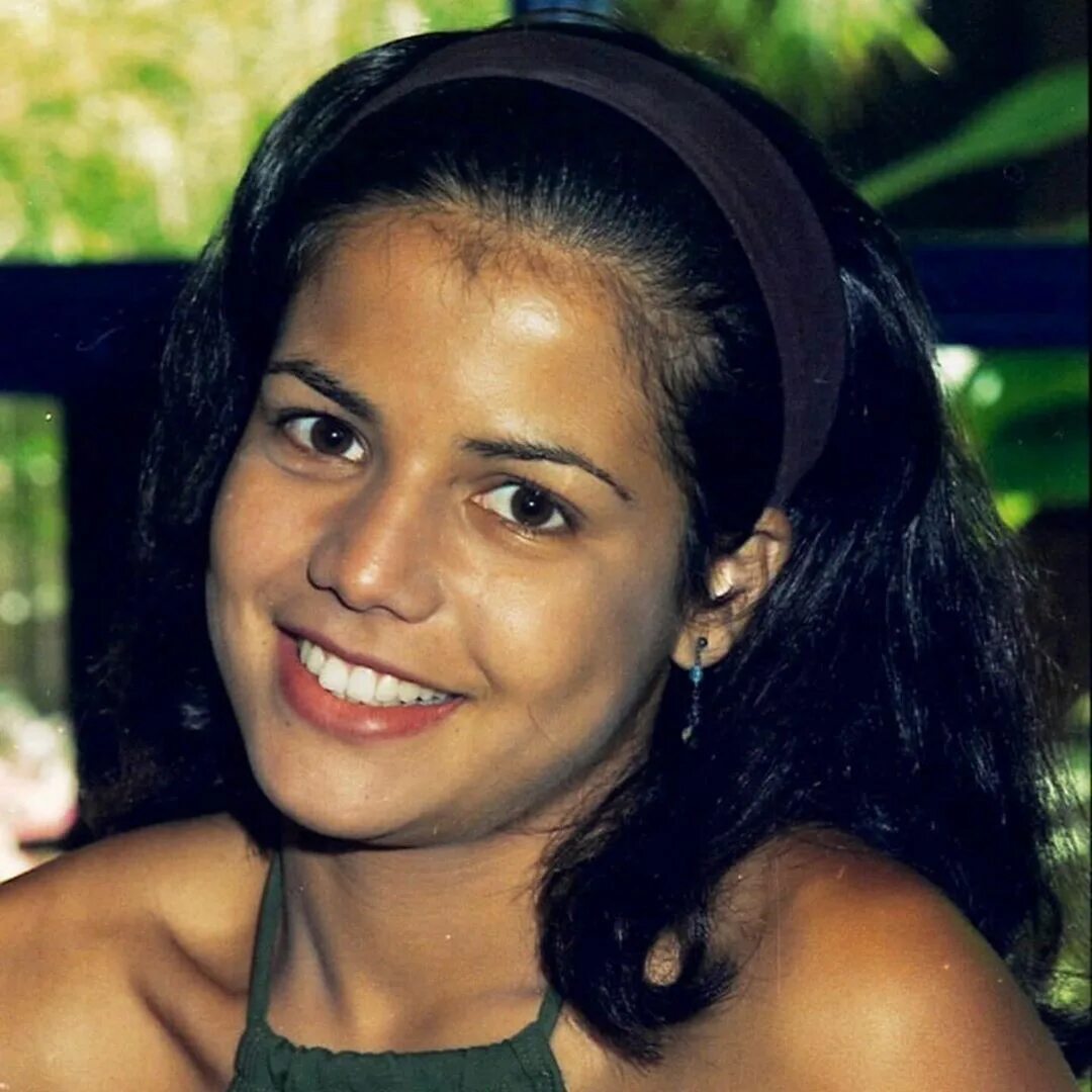 Сана саид фото. Актриса саид. Сана саид 2021. Сана саеед. Актриса саид.