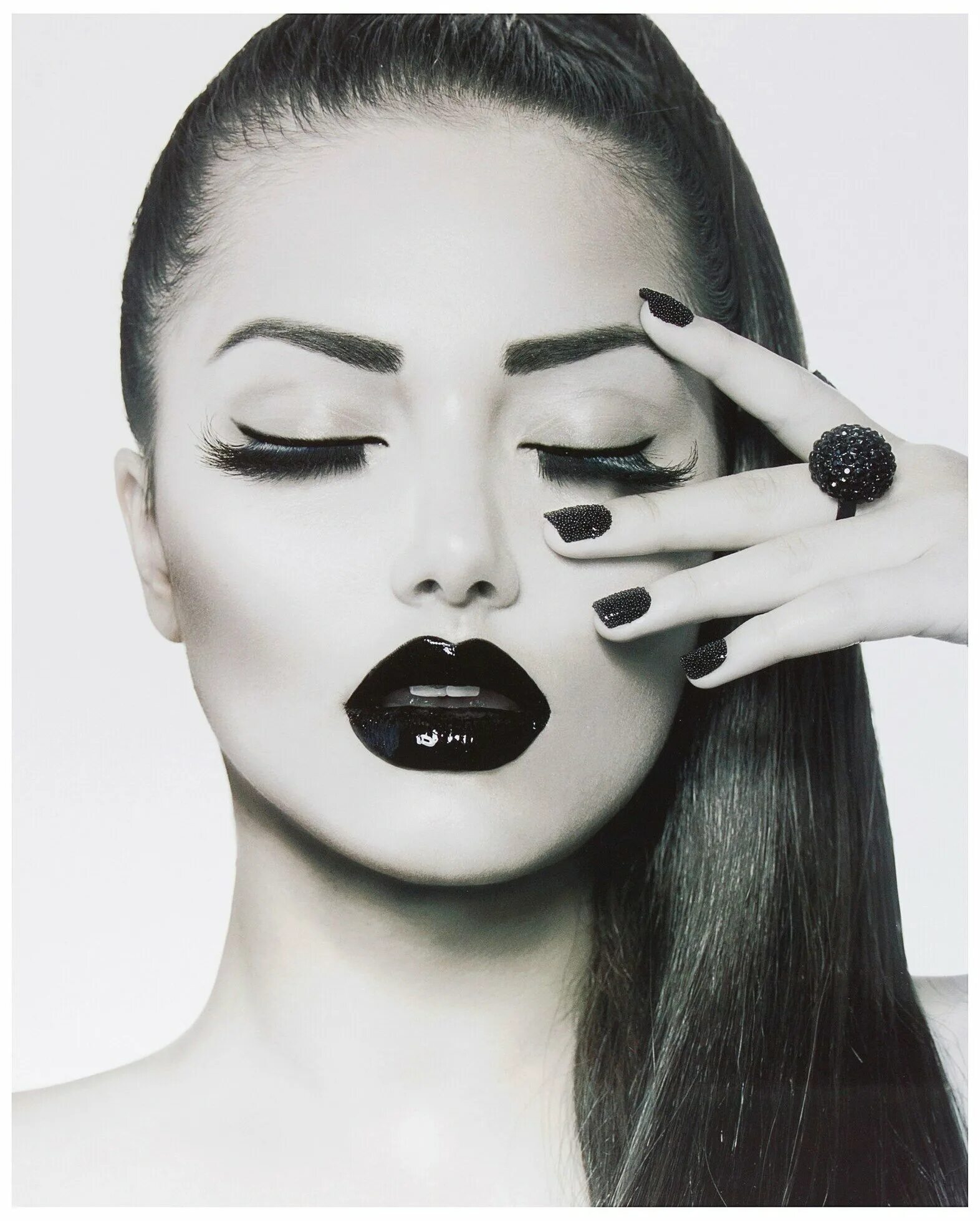 Brows Unknown Black and white makeup, Makeup, White makeup