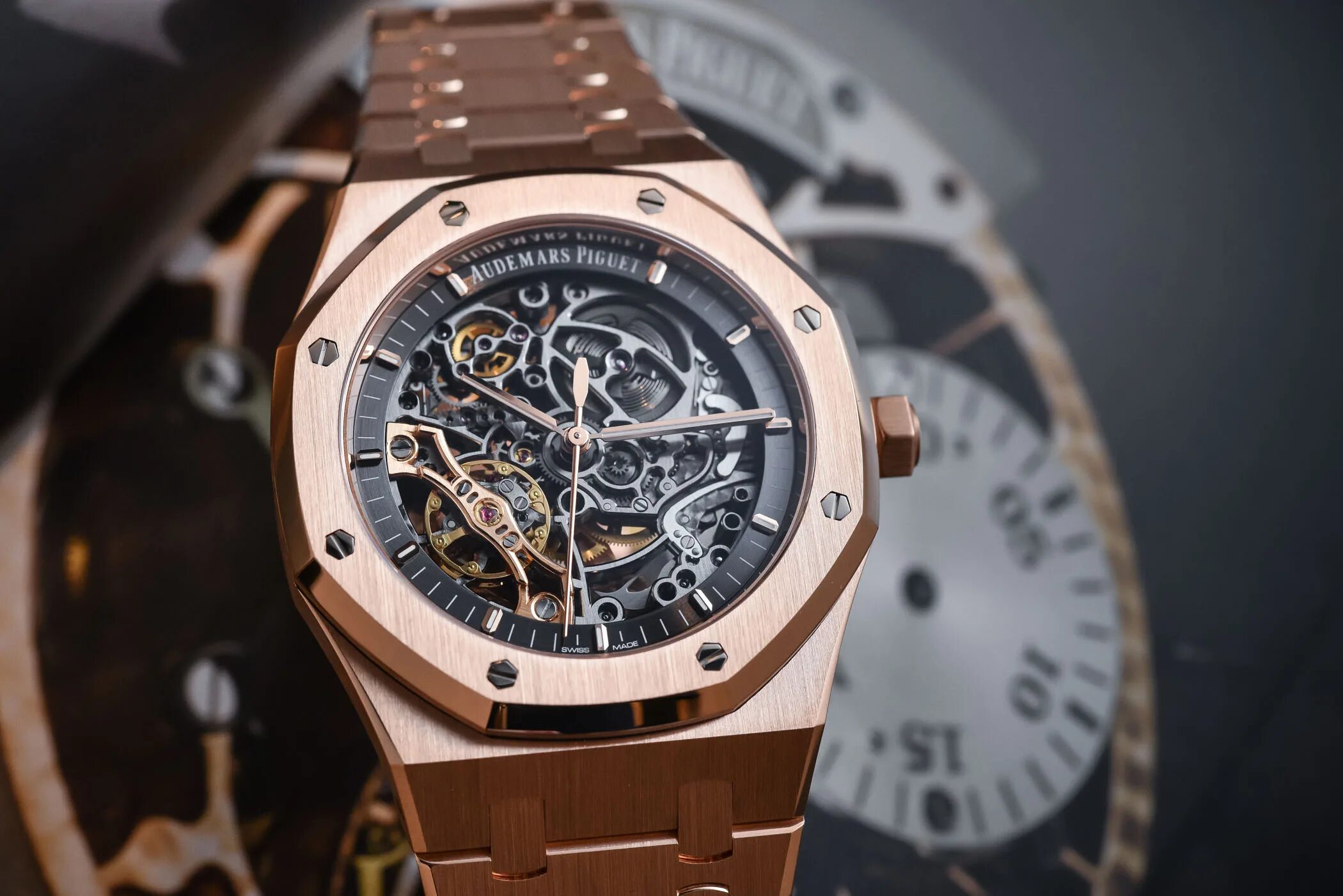 Часы из оаэ золотые. Женские часы из дубая. Bvlgari самые тонкие часы. Дубайские часы наручные женские. Часы дубайские.