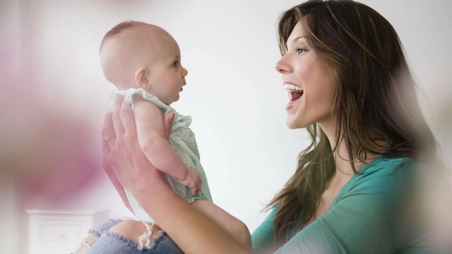 Младенческий возраст. Гуление ребенка. Postpartum. Общение матери с младенцем. Взрослый младенец.