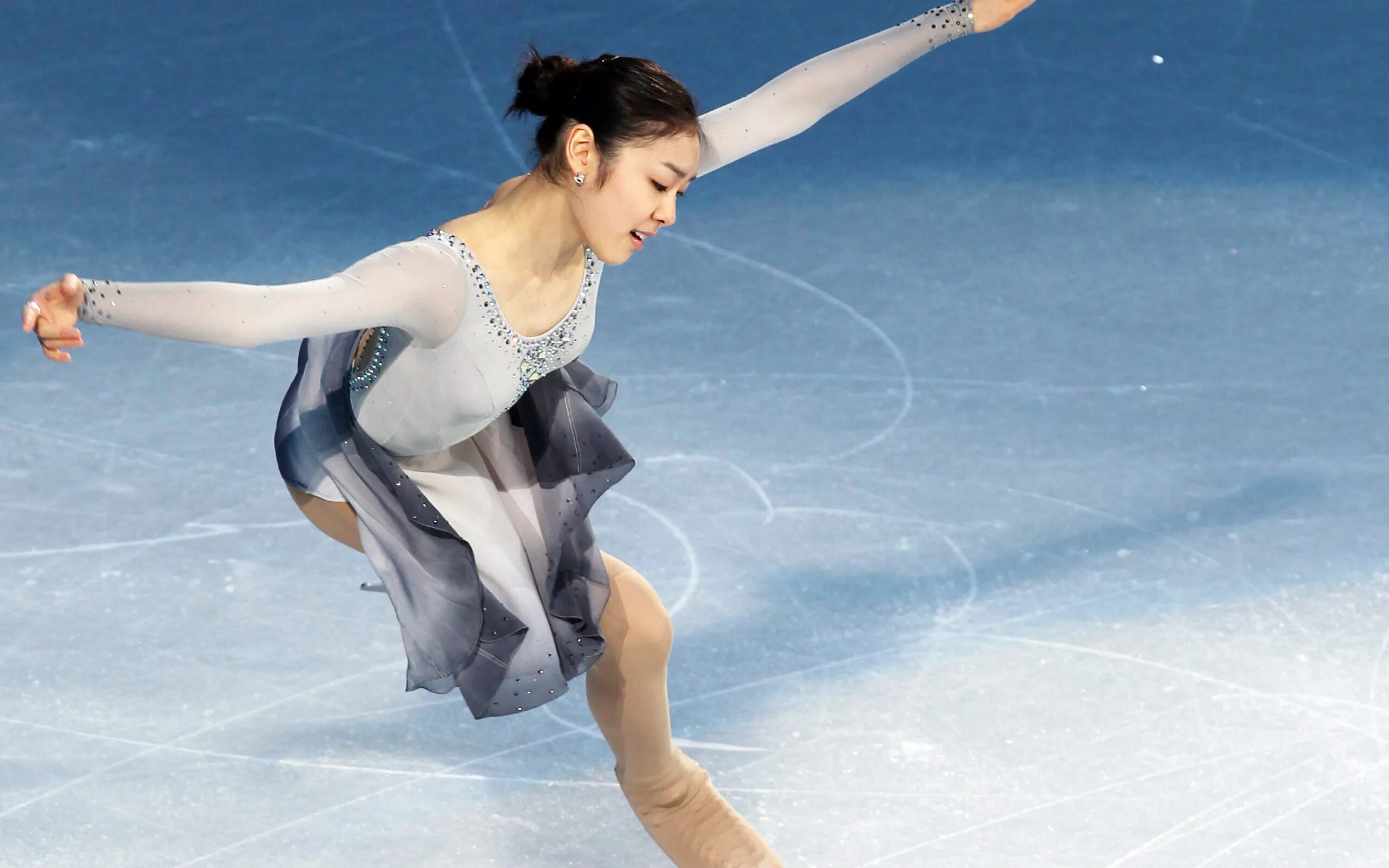 Yuna Kim. Figure Skating фигурное катание. She likes skating