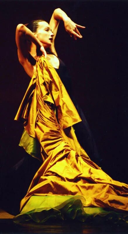 Алла сигалова. Театр аллы сигаловой спектакли. Танцы аллы. Алла духова и балет тодес. Танцы аллы.