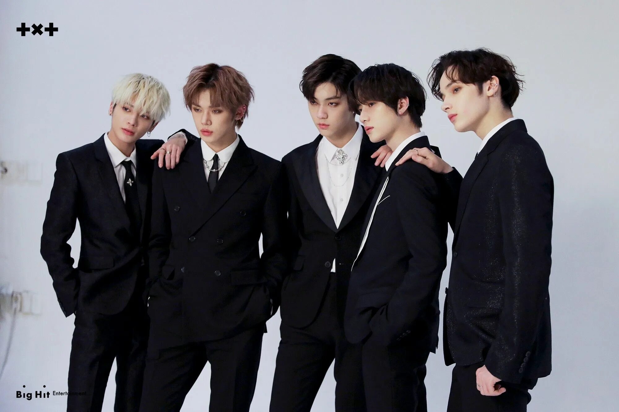 Tomorrow исполнитель. Тхт группа участники. Tomorrow группа. Beomgyu txt 2023. Tomorrow группа.