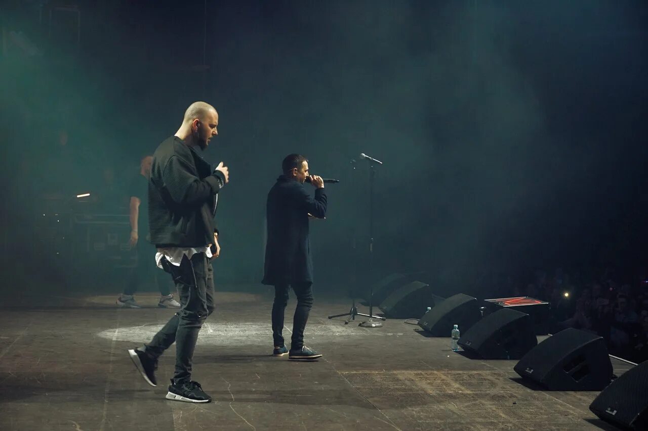 Снова вечер стихи. Ты в моих снах на повторе каспийский. Ты в моих снах на повторе каспийский. Песня про кайф текст. Каспийский груз я люблю тебя.