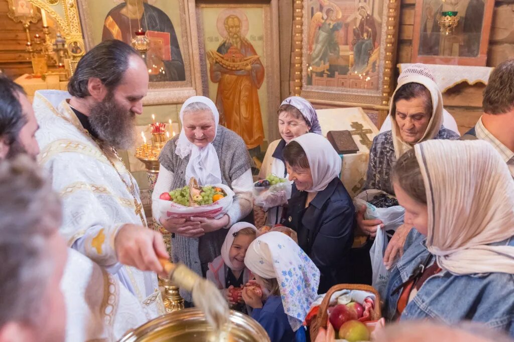 евгений гущин настоятель. настоятель храма благовещения. настоятель храма благовещения. настоятель благовещенского храма в петровском парке. протоиерей дмитрий смирнов хиротония.