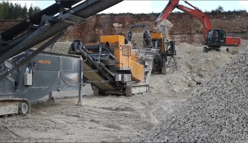Карьеры щебня. Карьер по добыче щебня. Карьеры по добыче щебня. Добыча нерудных строительных материалов. Карьер щебень.