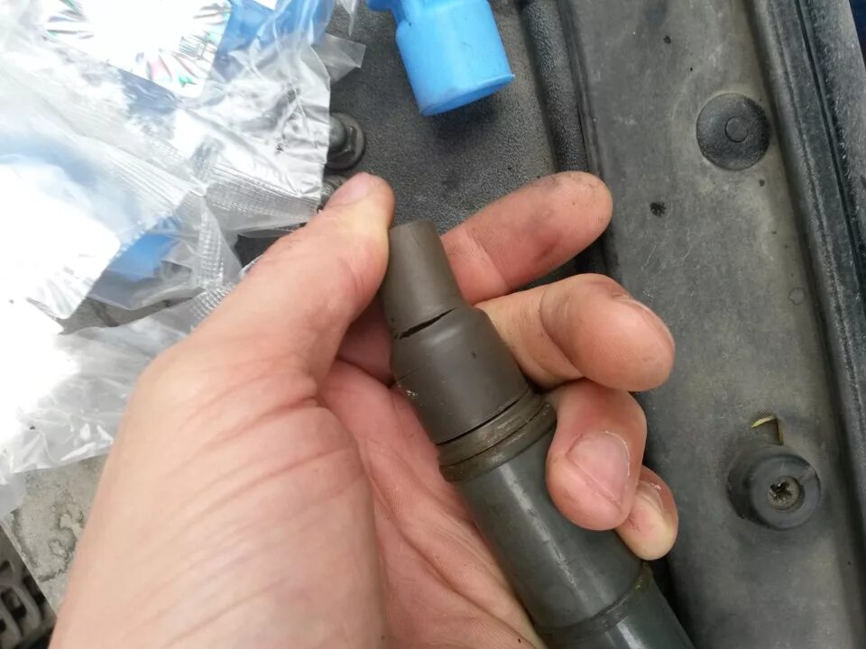 Наконечник катушки зажигания gxmd361711. Как поменять наконечники катушек. Наконечник катушки зажигания ваз. Wk2 jeep 3. Как поменять наконечники катушек.