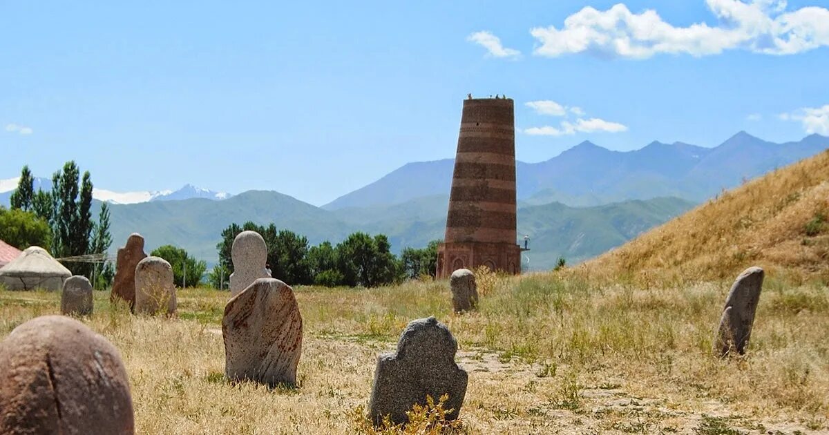 Баласагун. Башня Бурана Киргизия. Киргизия достопримечательности башня Бурана. Баласагын город. Баласагун Городище.